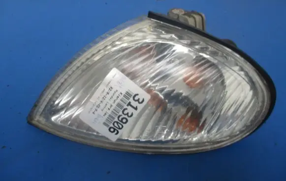 Hyundai Elantra Front indicator light