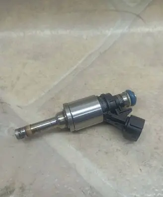 Nissan Juke I F15 Fuel injector 166001KC0A