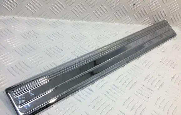 Mercedes-Benz S W220 Front sill trim cover A2206805535