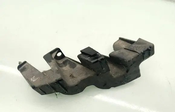 Land Rover Freelander Front bumper mounting bracket 