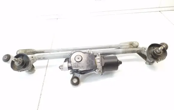 Renault Kadjar Front wiper linkage and motor 6122C004