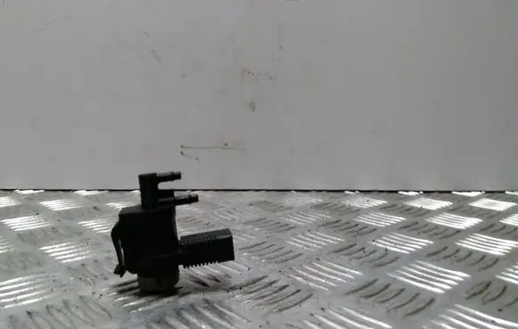 Audi A4 S4 B6 8E 8H Vacuum valve 1J0906283C