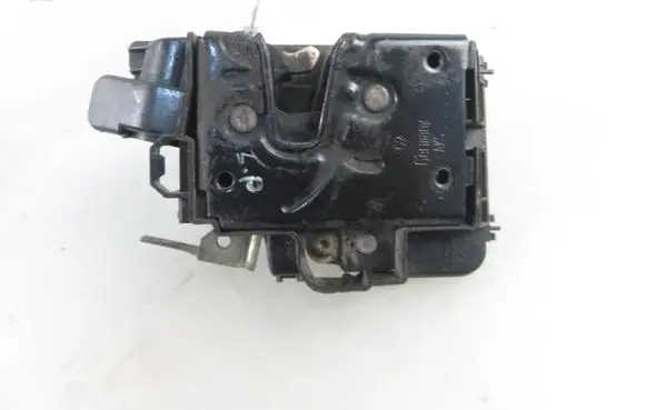 Volkswagen Polo III 6N 6N2 6NF Front door lock 