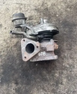 Volkswagen PASSAT B5 Turbo 028145702