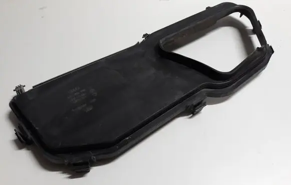 Audi Q7 4M Air intake duct part 4M1815389