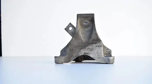 Audi A6 S6 C6 4F Engine mounting bracket 4F0199308AB