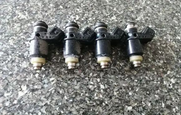 Fuel injectors set