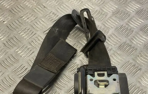 Audi A4 S4 B7 8E 8H Front seatbelt 600489700