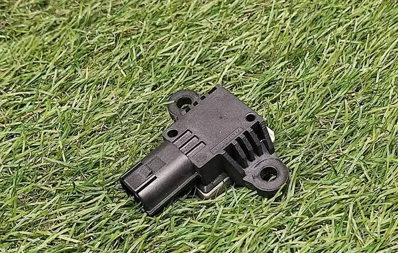 Ford Explorer Airbag deployment crash/impact sensor CT4314C676AA