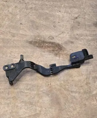 Mercedes-Benz C W205 other engine part A2055467880