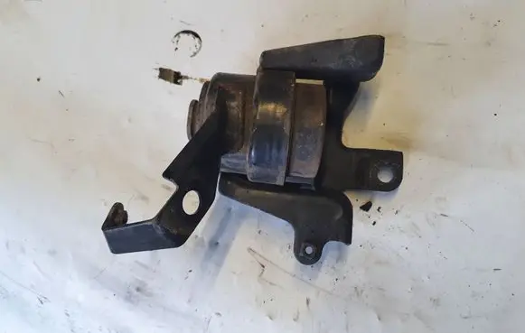 Toyota Corolla Verso E121 Engine mount bracket NOCODE
