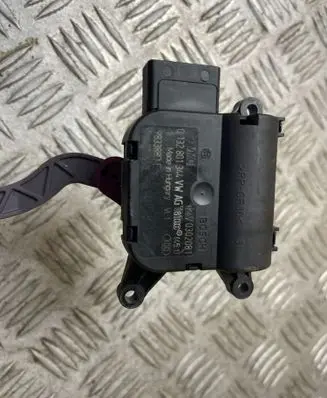 Volkswagen Touran II Air flap motor/actuator 0132801344 983388D