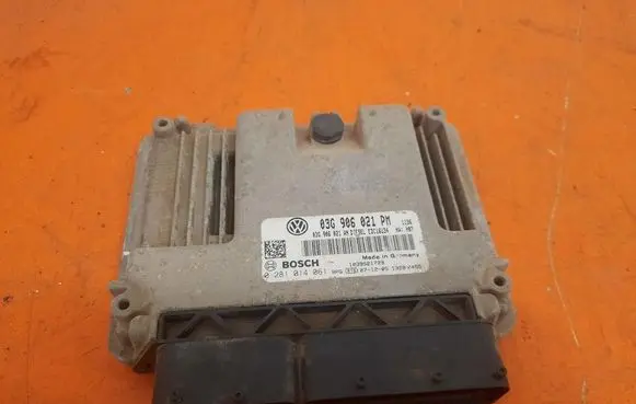 Volkswagen Golf V Engine control unit/module ECU 03G906021