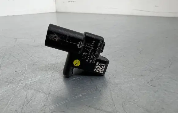 Volkswagen Arteon Shooting Brake Airbag deployment crash/impact sensor 3WA959651A
