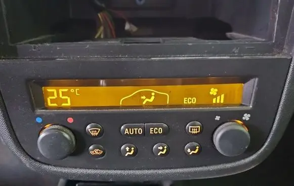 Opel Corsa C Climate control/heater control trim 24407689 IMPRK1601832