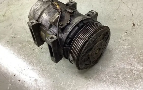 Volvo S60 Air conditioning (A/C) compressor (pump) 870858
