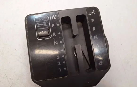 Land Rover Range Rover P38A Gear shift selector indicator UDV100110