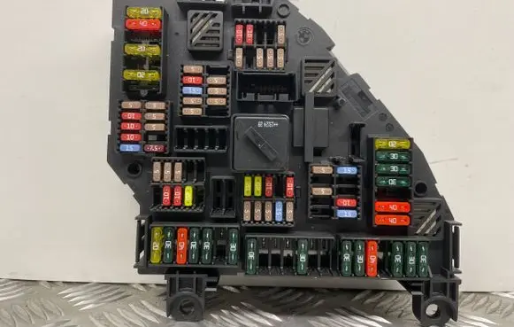 BMW 7 F01 F02 F03 F04 Fuse module 9264924