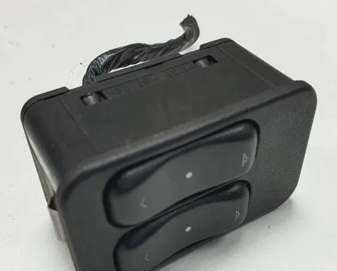 Opel Astra G Quarter vent window switch 13363201