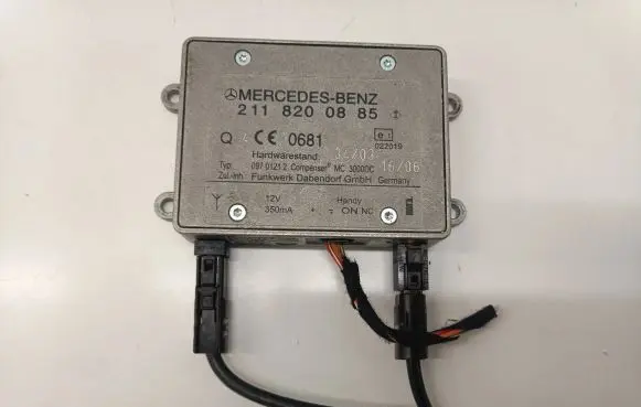 Mercedes-Benz R W251 Antenna control unit 2118200885