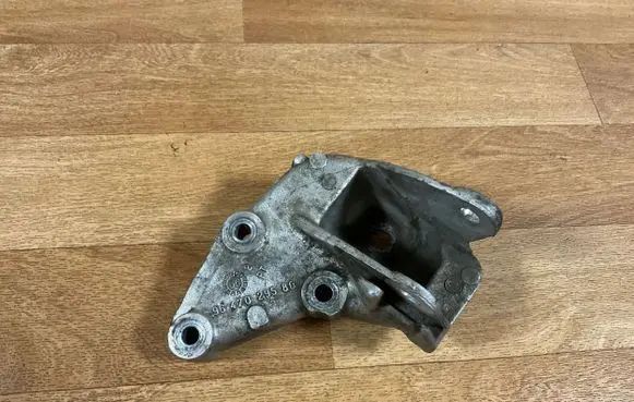 Citroen C5 Engine mounting bracket 9647029580