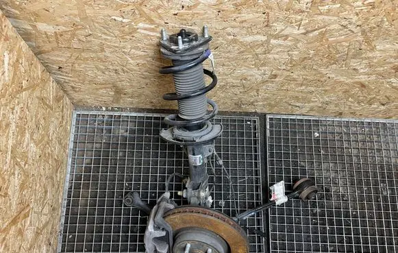 Ford Mustang VI Front wheel hub spindle knuckle FR3C3107A FR3Z3078B
