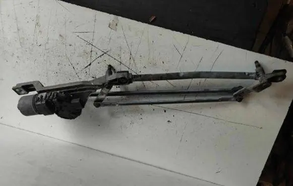Ford Focus Front wiper linkage and motor 4M5117504AB 3397020776