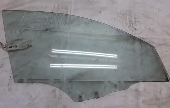 Mazda 3 I Front door window glass four-door