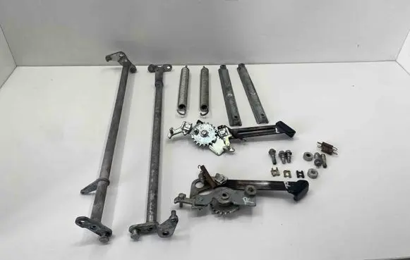 Mercedes-Benz SLC C107 Seat frame A1079100696 1079100696