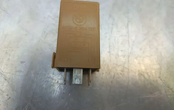 BMW 5 E60 E61 Window control relay 61368384505