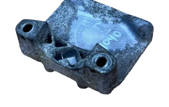 BMW 5 E60 E61 Engine mounting bracket 7010593 AC46000