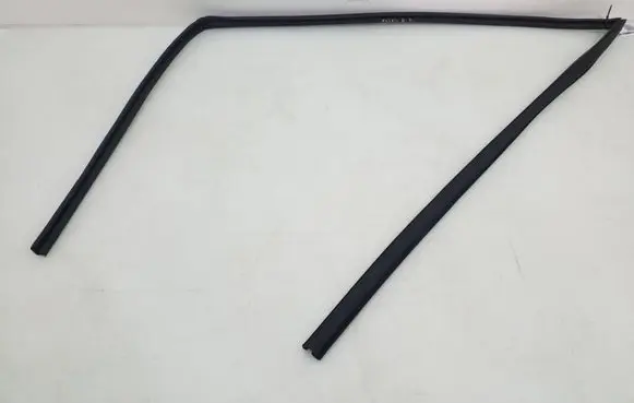 Toyota RAV 4 (XA20) Other front door trim element 6815142052