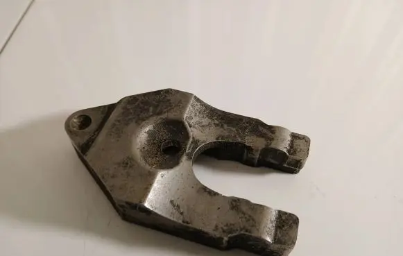 Nissan X-Trail T30 Fuel Injector clamp holder