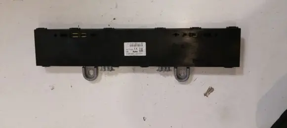 Mercedes-Benz S W221 Aerial antenna amplifier A2218204189