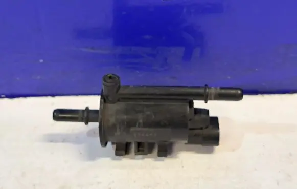 Saab 9-3 Ver1 Engine mount vacuum valve 1997278