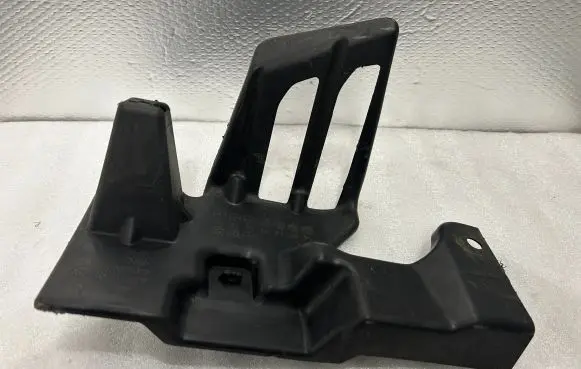 Mitsubishi Outlander Intercooler air guide/duct channel 6400D586