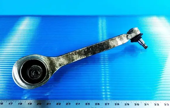 Mercedes-Benz E W211 Front control arm 2113303011