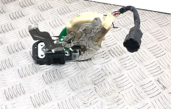 KIA Sorento Front door lock 071213 A045246