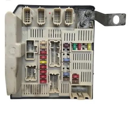 Renault Megane II Fuse module 8200481866J