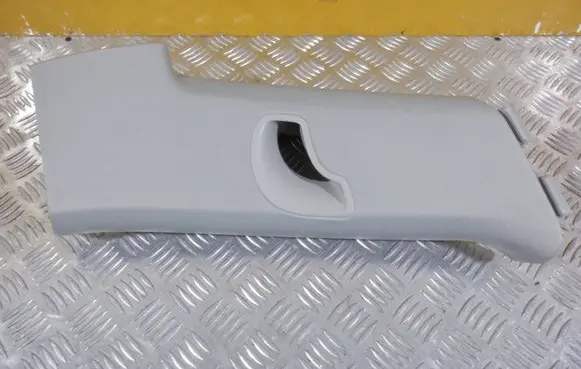 Volkswagen Touareg II (C) pillar trim 7P6867241