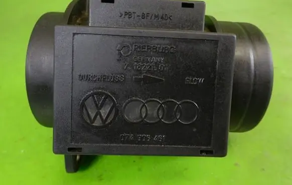 Skoda Octavia Mk1 (1U) Mass air flow meter 074906461