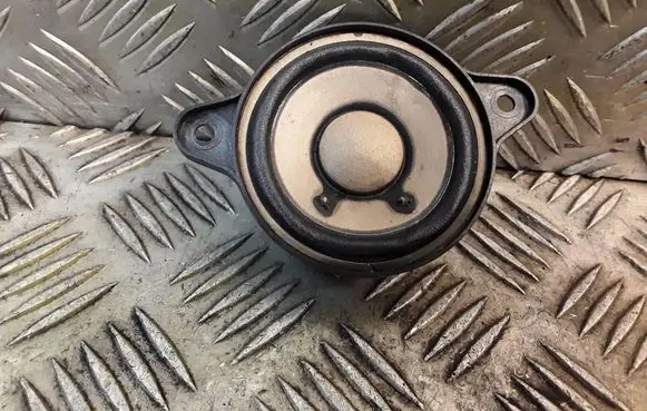 Mercedes-Benz E W211 Panel speaker A2118203002 2118203002
