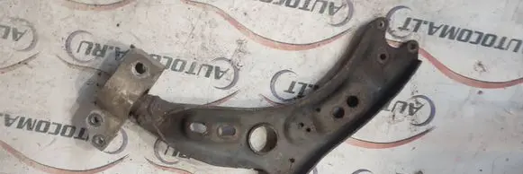 Volkswagen PASSAT B7 Front lower control arm/wishbone