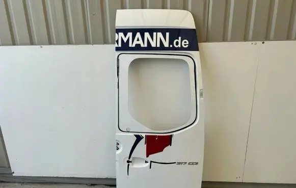 Mercedes-Benz Sprinter W907 W910 Back/rear loading door a9077422300