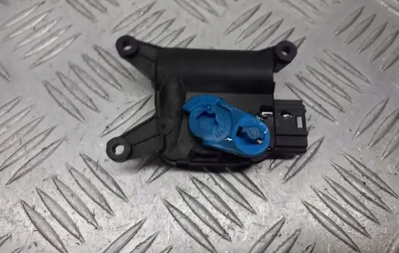 Seat Toledo III (5P) A/C air flow flap actuator/motor 0132801343