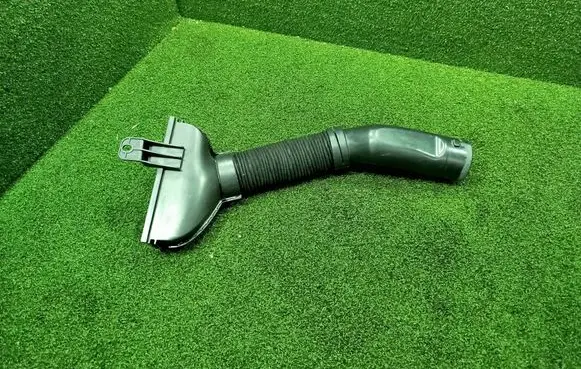 Peugeot 2008 II Air intake hose/pipe 9833418380