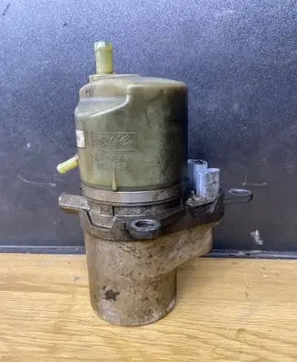 Volvo V50 Power steering pump 4N513K514DS 30748170 4N513KA
