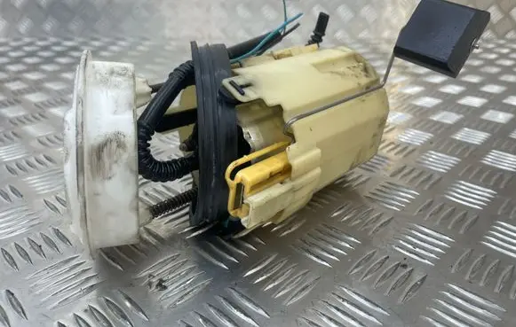 Mercedes-Benz E W211 In-tank fuel pump A2114701694
