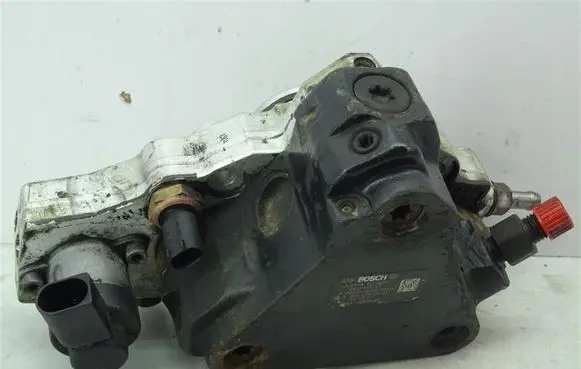 Mercedes-Benz Sprinter W906 Fuel injection high pressure pump A6460700401