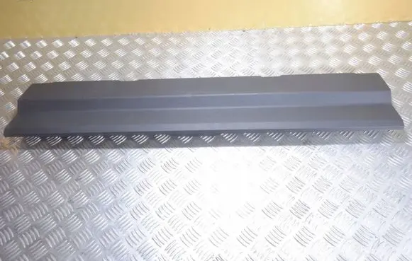 Volkswagen Touran II Trunk/boot sill cover protection 5TA864514